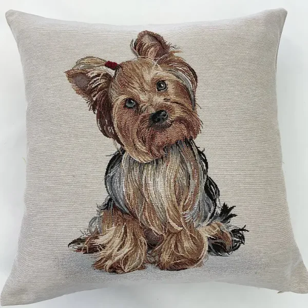 Funda decorativa con diseño tejido de Yorkshire Terrier en tonos naturales.