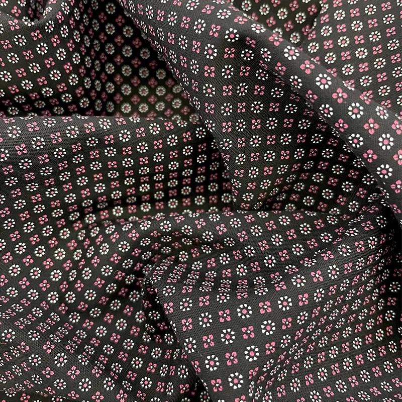 camisero-veneziano-negro-estampado-floral-rosa.-800x800 Tela Camisero Veneziano negra con estampado de flores rosa en algodón 100%