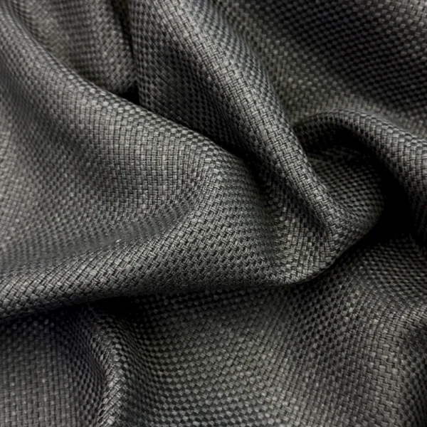 Primer plano de la textura de tejido plano de la Tela Siena en color gris marengo, mostrando su trama resistente y acabado textil de alta calidad.