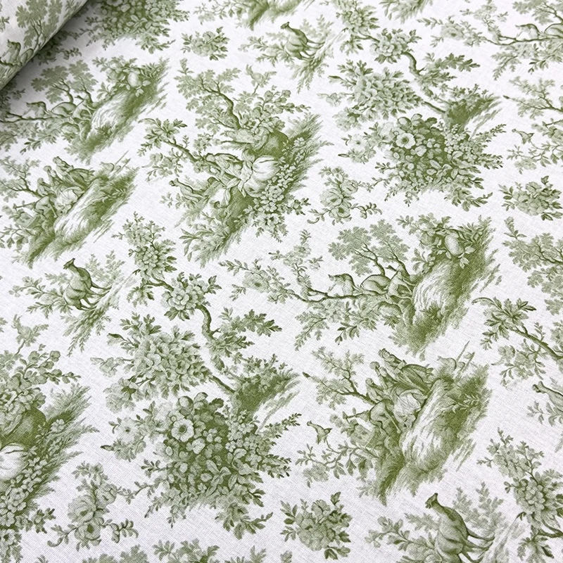 tela-petite-paisaje-verde-toile-de-jouy-tradicional-800x800 Tela Petite Paisaje Verde de la image_6cb4ff.jpg con estampado digital clásico de escenas campestres e ilustraciones de naturaleza verde oliva sobre fondo claro con textura de lino.