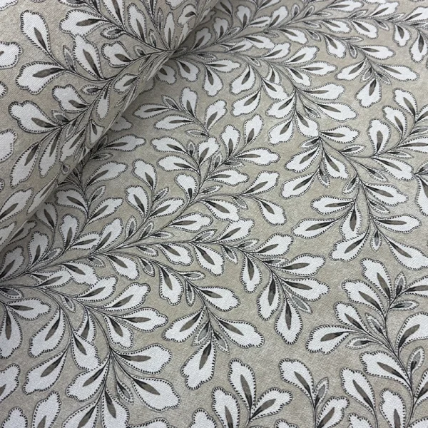 Loneta Ninja Follaje Beige con grandes ramas y hojas claras sobre fondo beige.