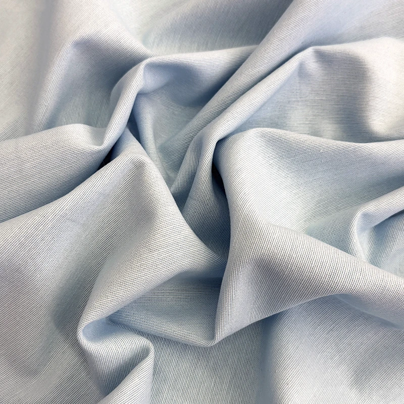 loneta-trim-azul-nube-800x800 Loneta Trim Azul Nube de diseño liso, tono azul claro y textura de tejido visible para cortinas, tapicería, fundas y manteles.