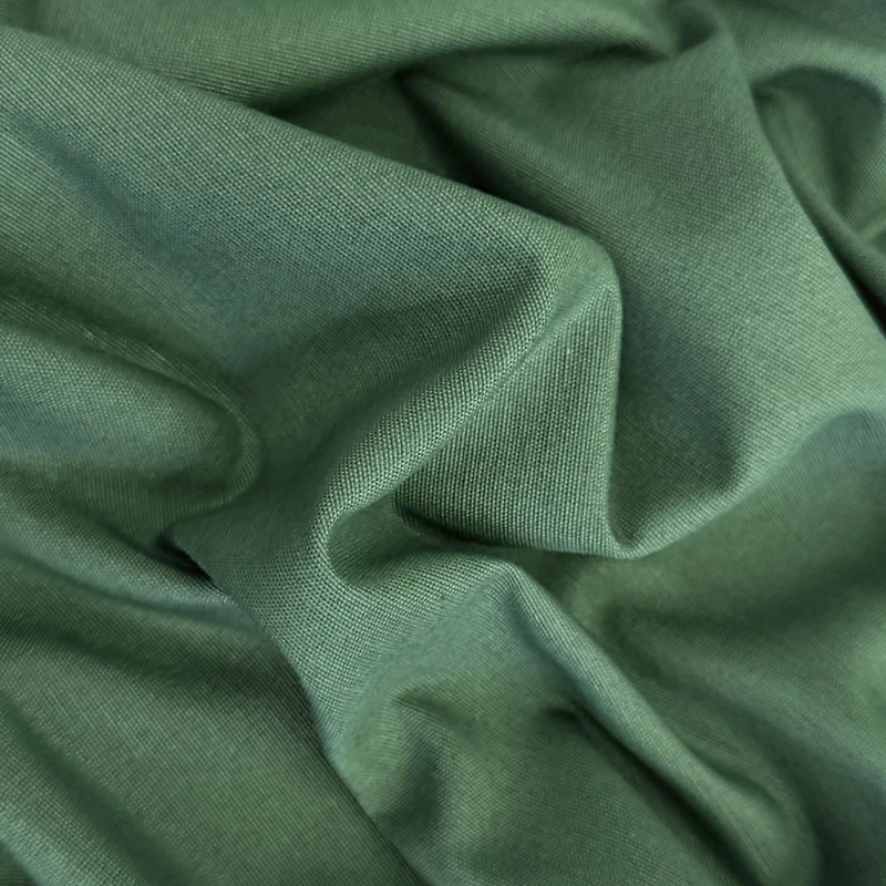 loneta-trim-verde-bosque-800x800 Loneta Trim Verde Bosque de diseño liso y tonalidad verde profunda, ideal para cortinas, tapicería, fundas, manteles y decoración del hogar.