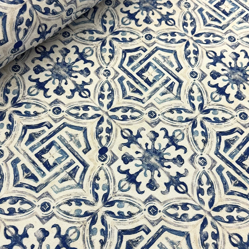 genova-170-talavera-fondo-blanco-800x800 Genova 170 Talavera Azul con motivos florales y geométricos en tonos azules sobre fondo blanco.