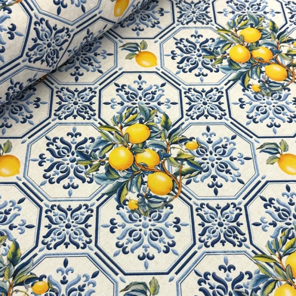 Genova 170 Talavera y Limones Azul con azulejos azules, limones amarillos y hojas verdes sobre fondo blanco.