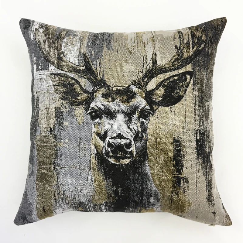 funda-decorativa-venado-en-grises-y-dorados